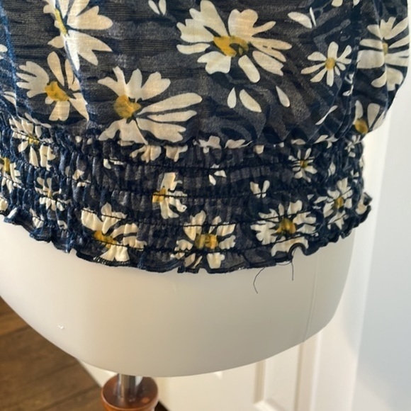 American rag sleeveless tank top with ruffle neckline and daisy design Navy blue - Picture 6 of 8